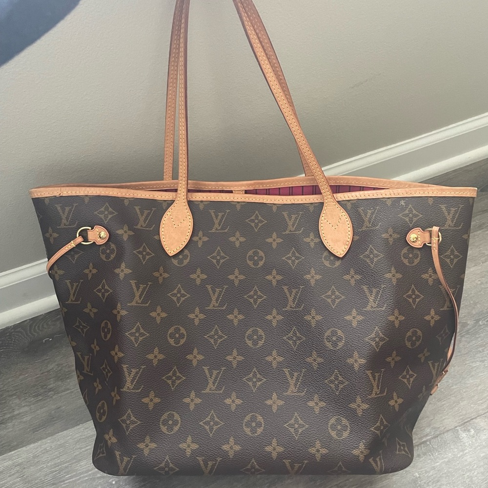 Authentic Louis Vuitton Neverfull MM